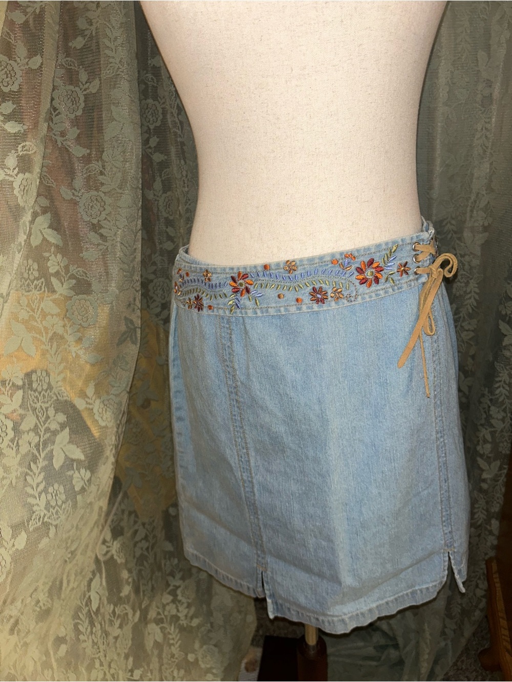 Y2K Western Light Wash Embroidered Belt Lace-Up Waist Denim Skirt